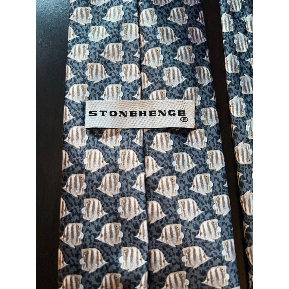 Stonehenge Tie Silk‎ Blue w/ brown/yellow fish